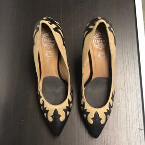 4.5” tan and black leather 1/4” platform